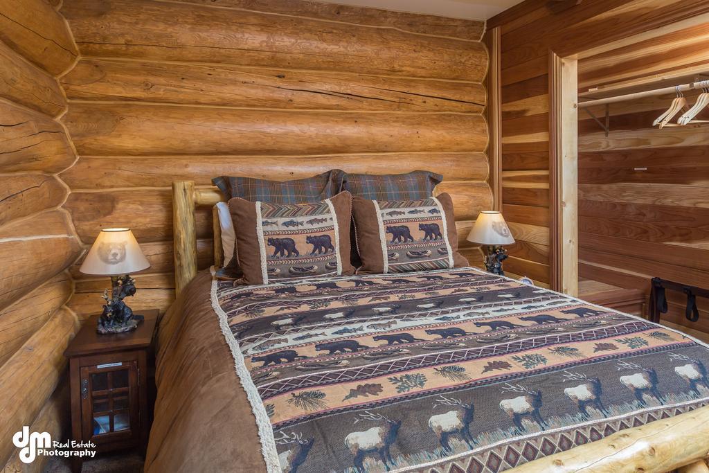 Alaska Knotty Pine B&B Palmer Exterior photo