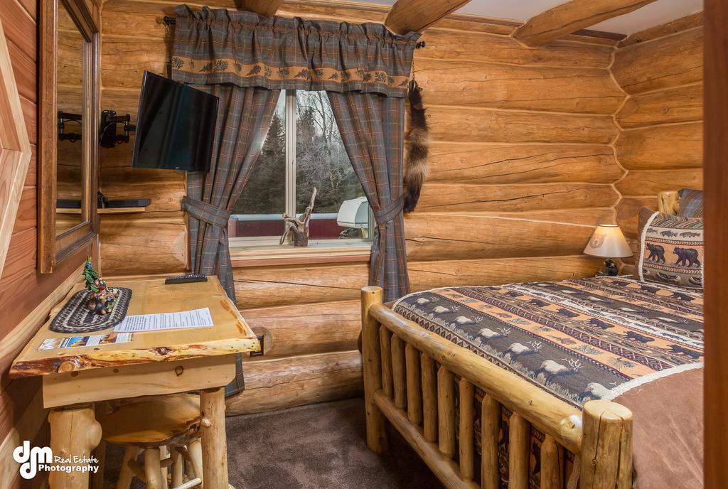 Alaska Knotty Pine B&B Palmer Exterior photo