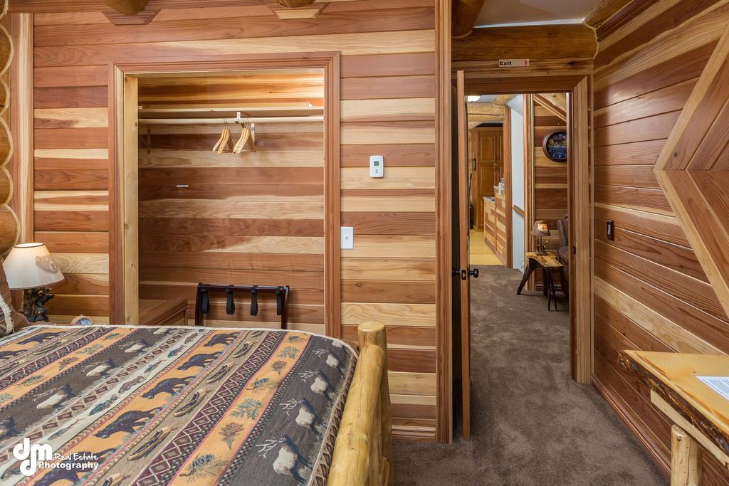 Alaska Knotty Pine B&B Palmer Exterior photo